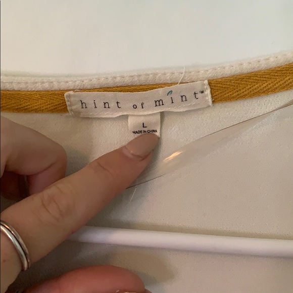 Cream colored Camino - Picture 3 of 3